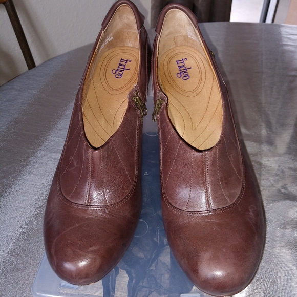 Clarks Shoes - Clarks, indigo, brown, sz 11 low boot.